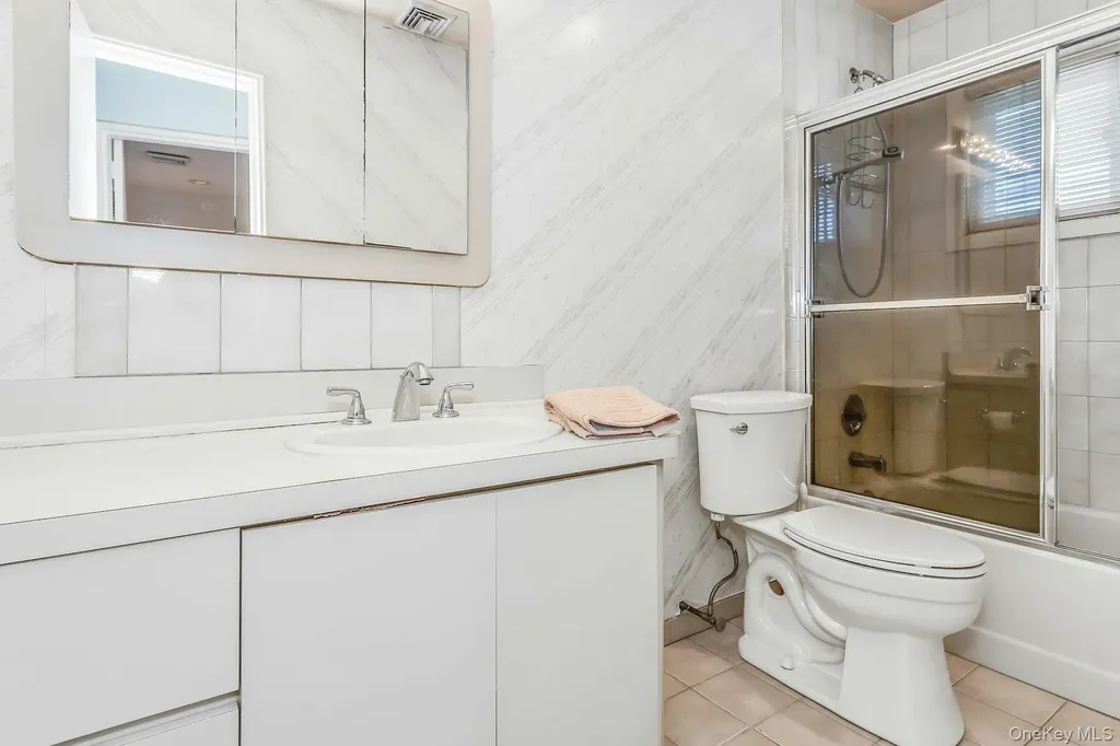 85 Audrey Avenue Plainview NY 11803