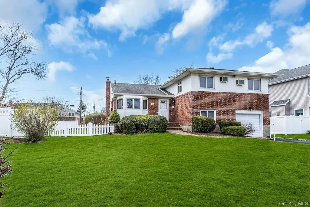 85 Audrey Avenue Plainview NY 11803