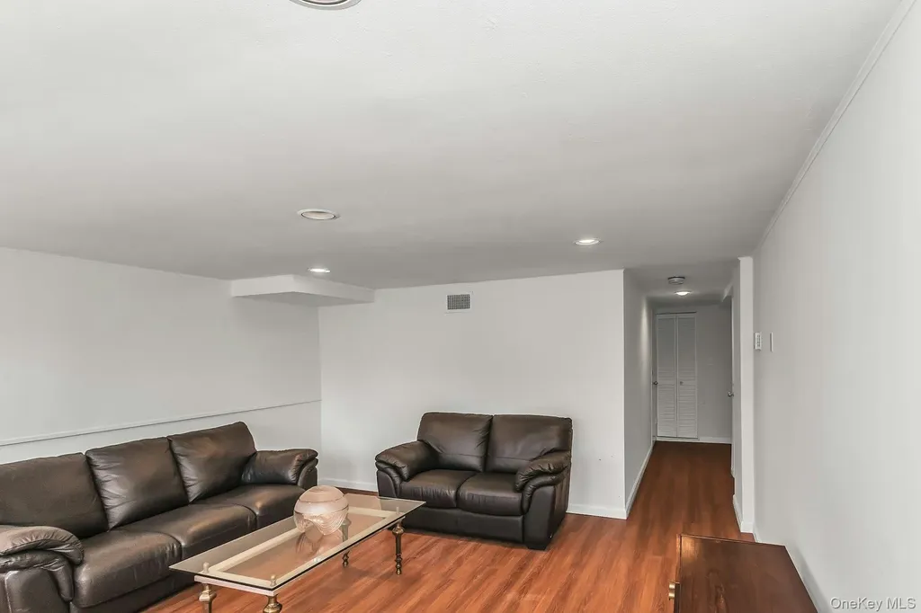 85 Audrey Avenue Plainview NY 11803