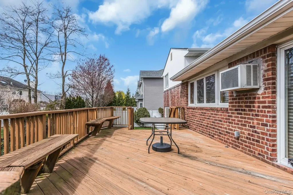 85 Audrey Avenue Plainview NY 11803