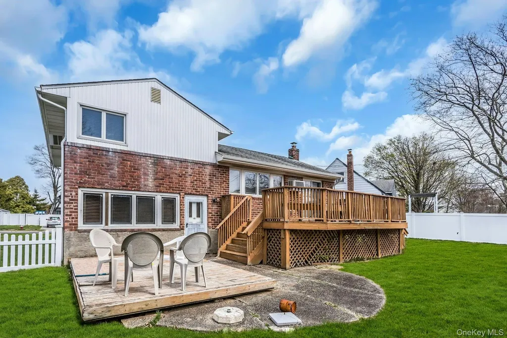 85 Audrey Avenue Plainview NY 11803