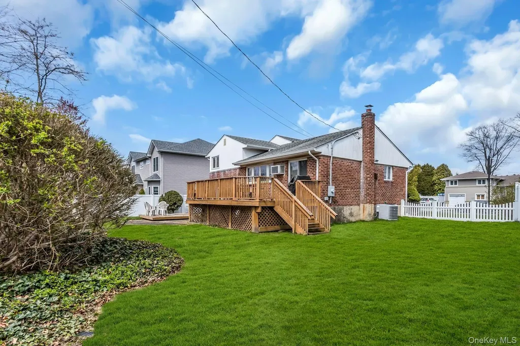 85 Audrey Avenue Plainview NY 11803