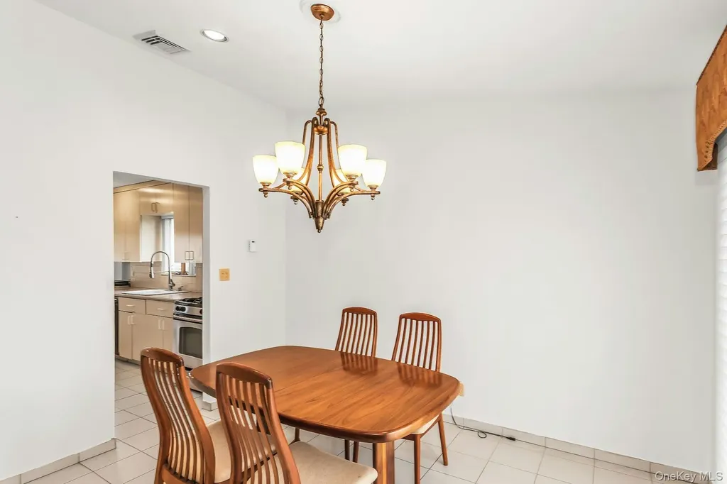 85 Audrey Avenue Plainview NY 11803