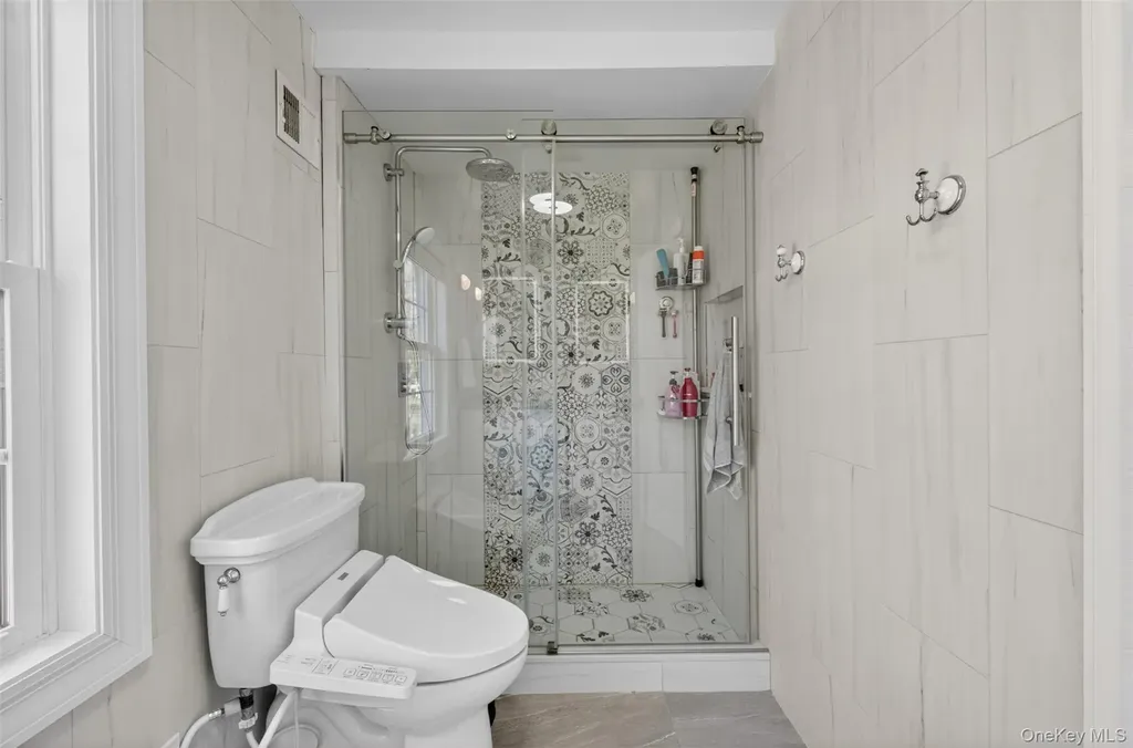 24 Wensley Drive Great Neck NY 11021
