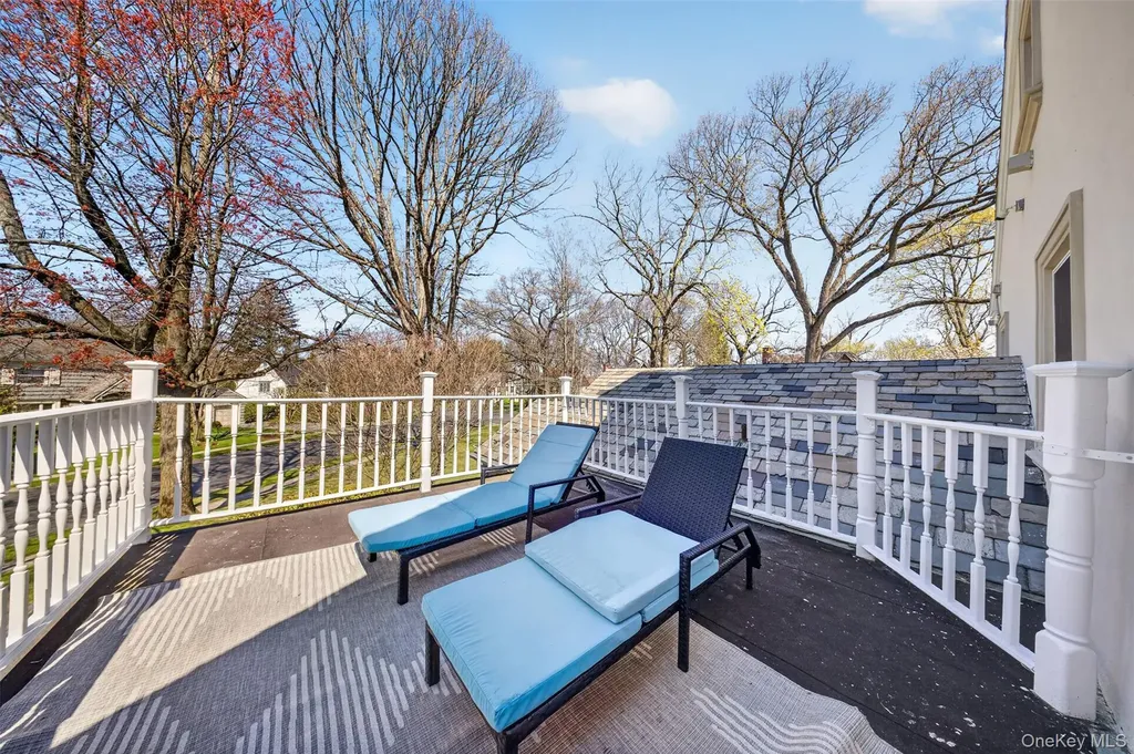 24 Wensley Drive Great Neck NY 11021