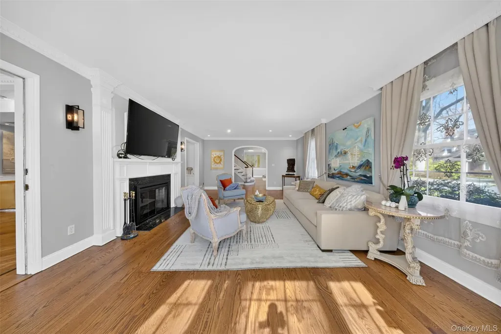 24 Wensley Drive Great Neck NY 11021