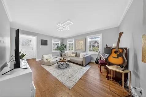 24 Wensley Drive Great Neck NY 11021