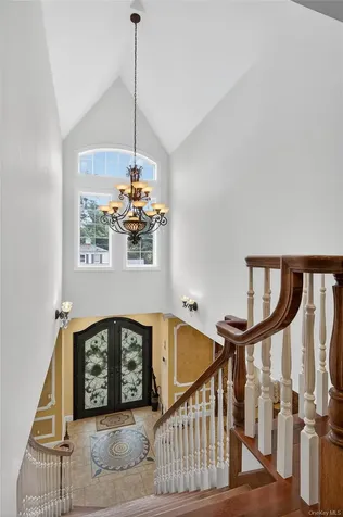 211 Hillturn Lane Roslyn Heights NY 11577