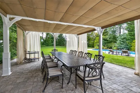 211 Hillturn Lane Roslyn Heights NY 11577