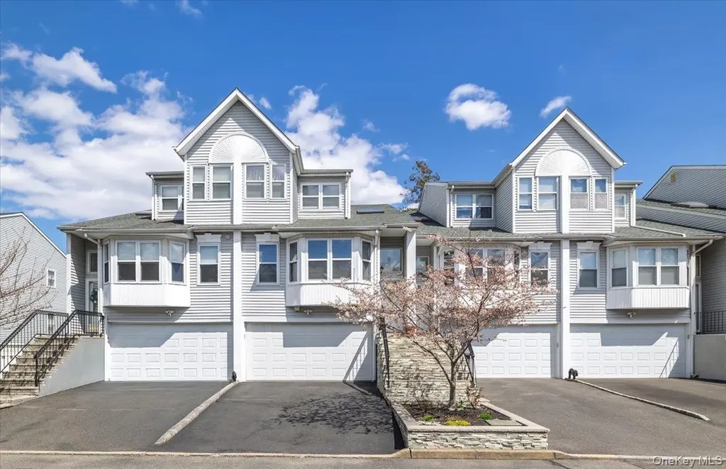 9 Eastern Drive New Hyde Park NY 11040