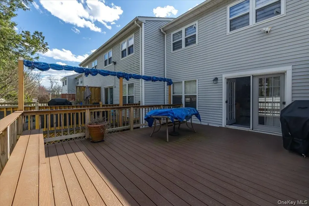 9 Eastern Drive New Hyde Park NY 11040