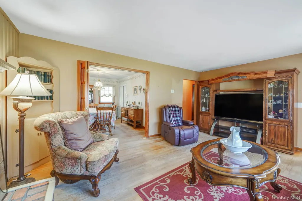 34 Oxbow Road Patchogue NY 11772