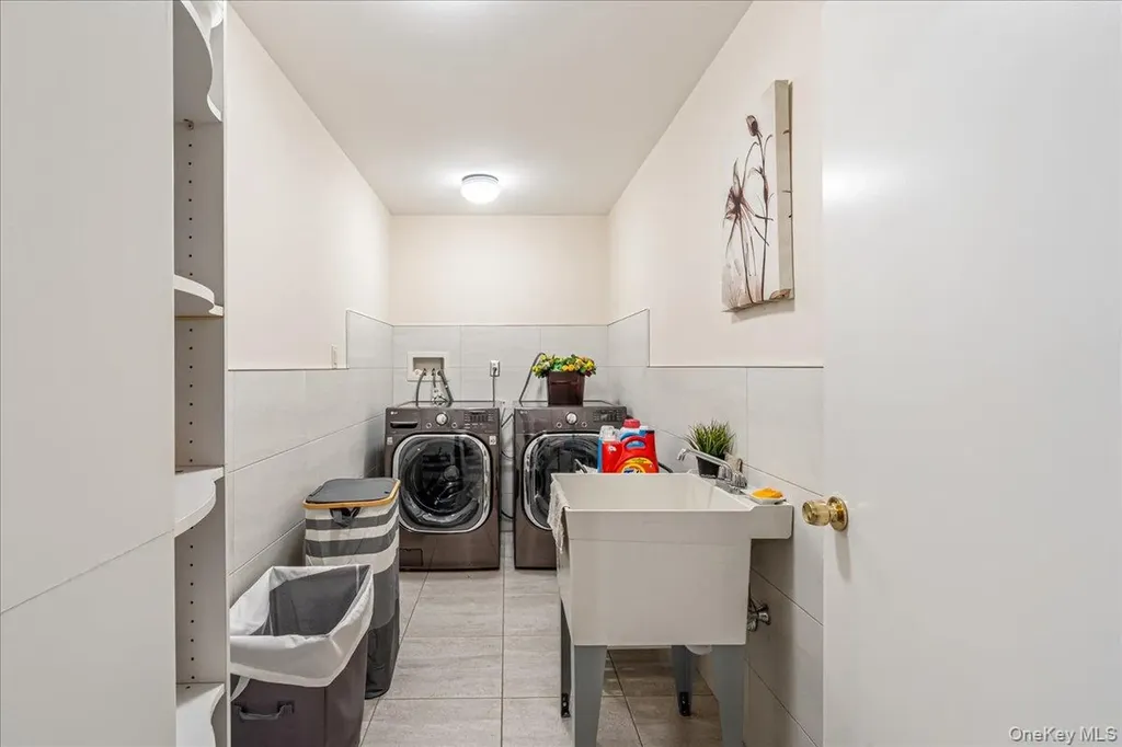 39 Coolidge Avenue Roslyn Heights NY 11577