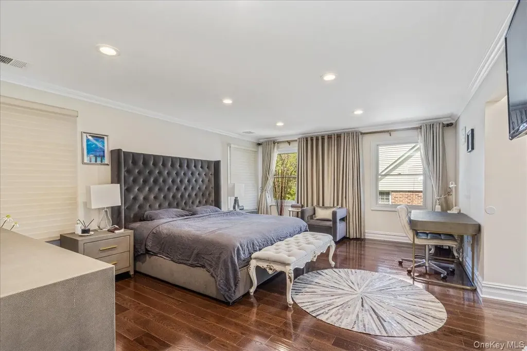 39 Coolidge Avenue Roslyn Heights NY 11577
