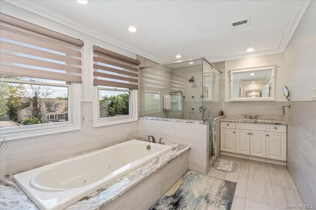 39 Coolidge Avenue Roslyn Heights NY 11577