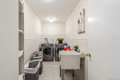 39 Coolidge Avenue Roslyn Heights NY 11577