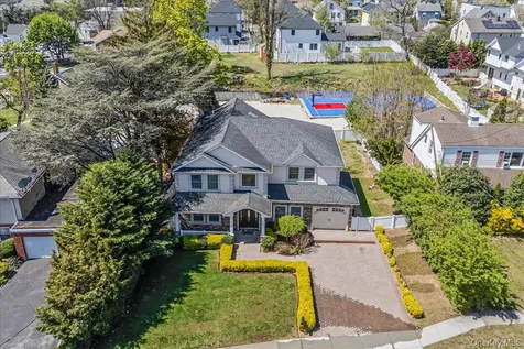 39 Coolidge Avenue Roslyn Heights NY 11577