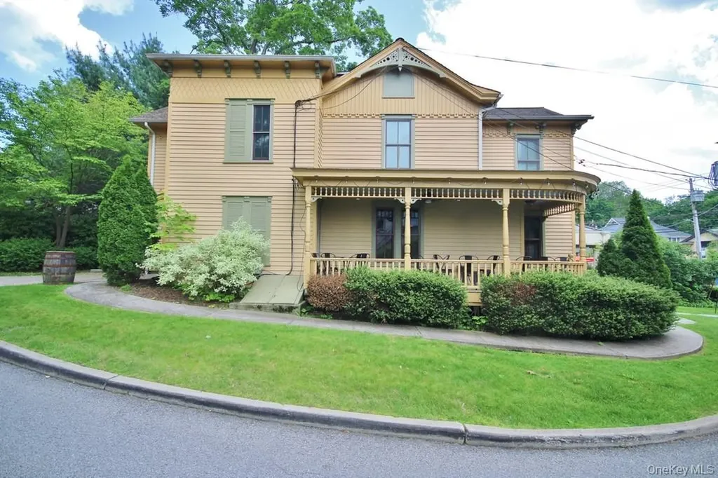 241 E Main Mount Kisco NY 10549