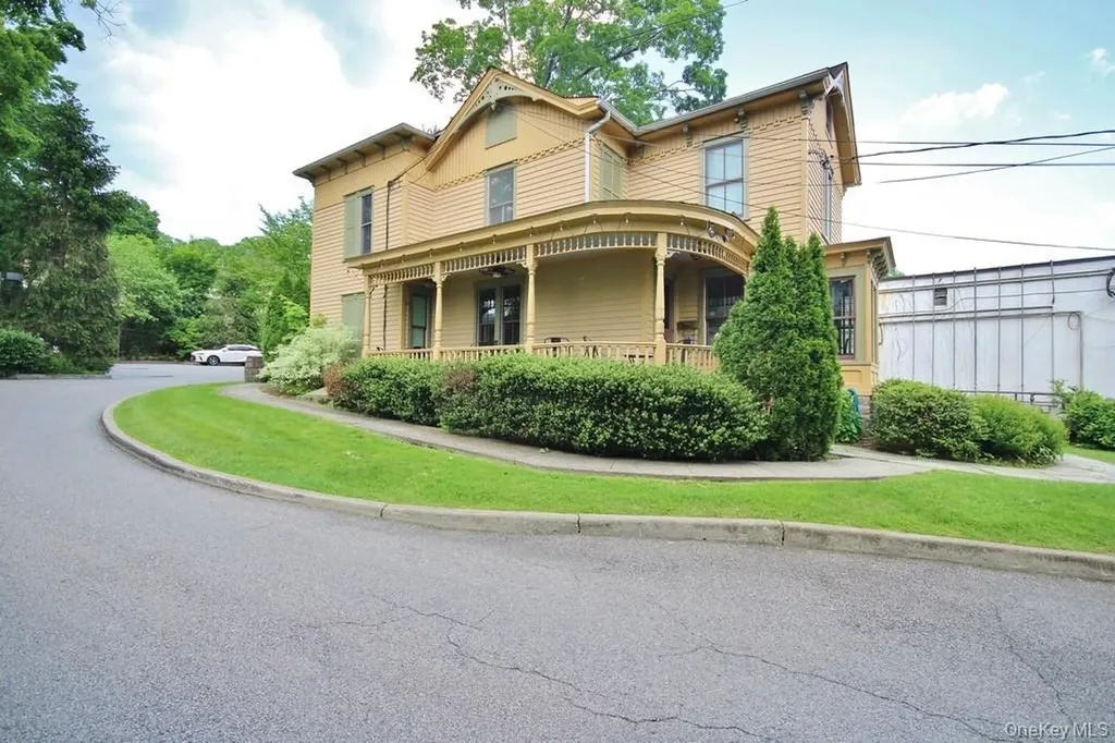 241 E Main Mount Kisco NY 10549