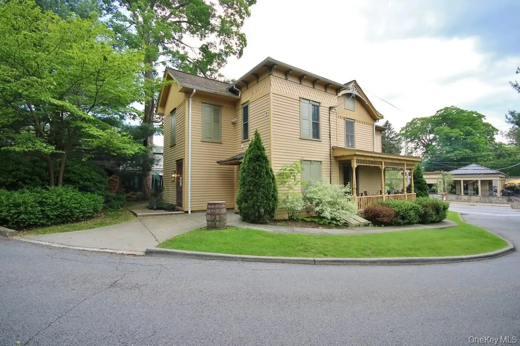 241 E Main Mount Kisco NY 10549