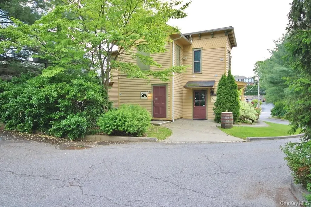 241 E Main Mount Kisco NY 10549