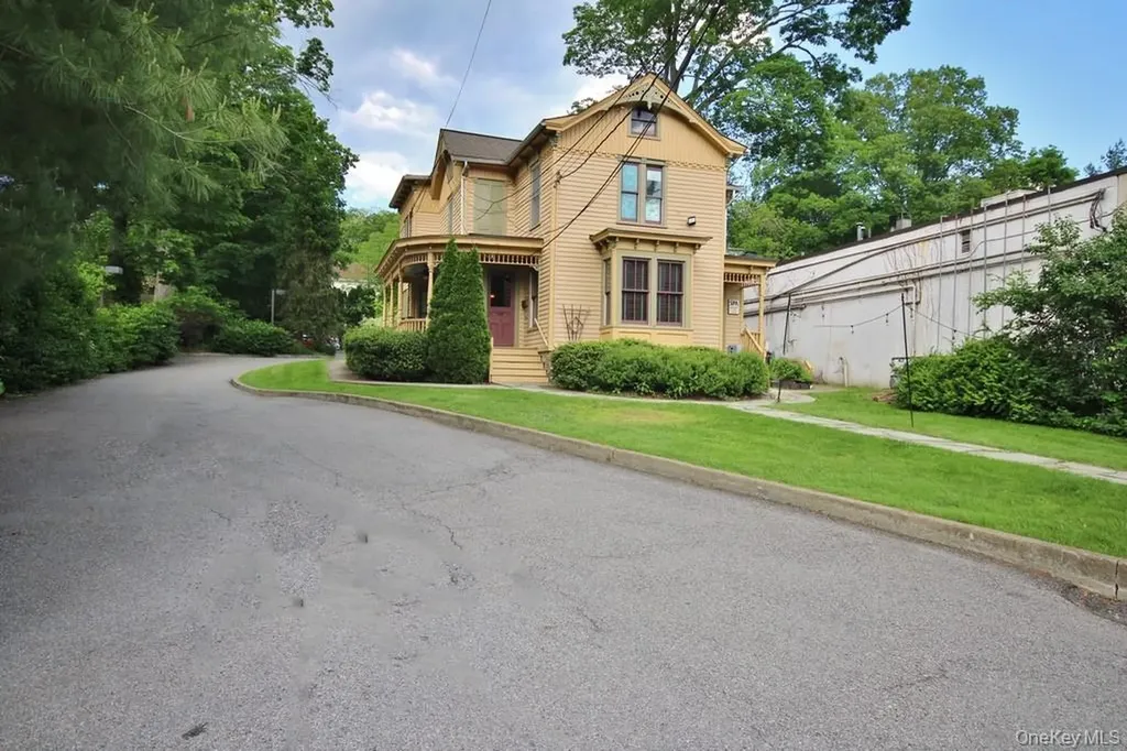 241 E Main Mount Kisco NY 10549