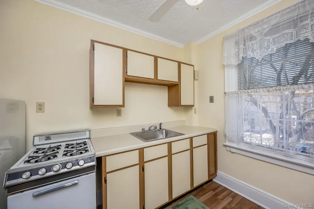 77-21 76th Street Glendale NY 11385