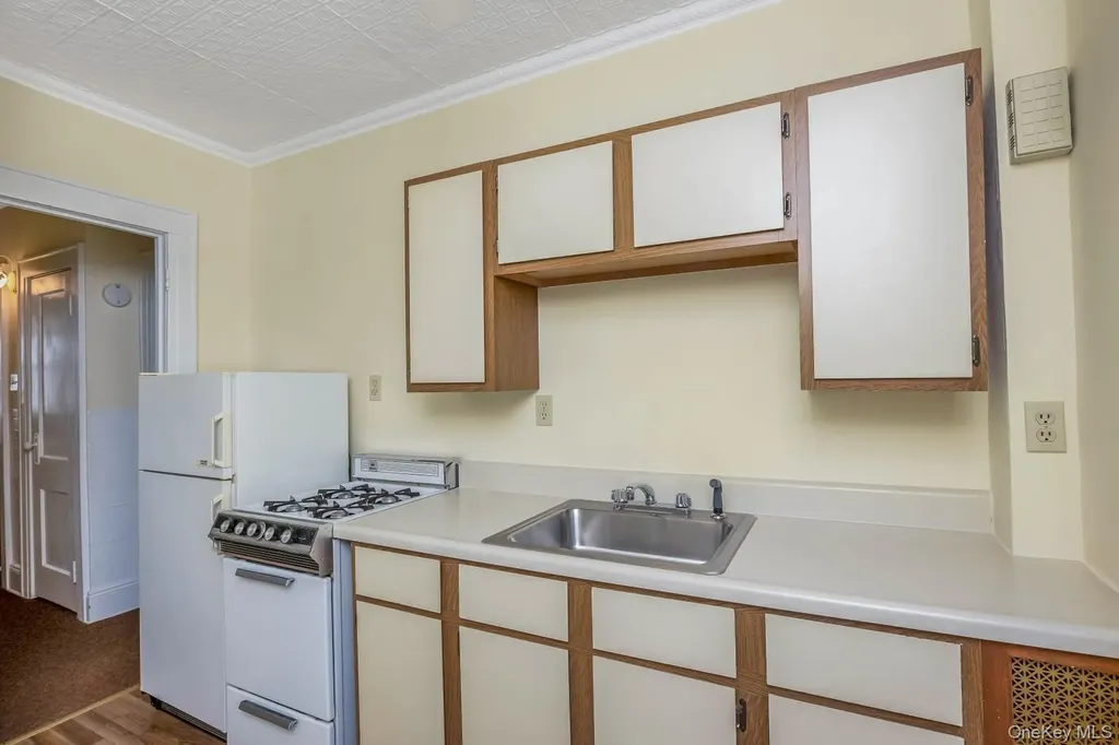 77-21 76th Street Glendale NY 11385