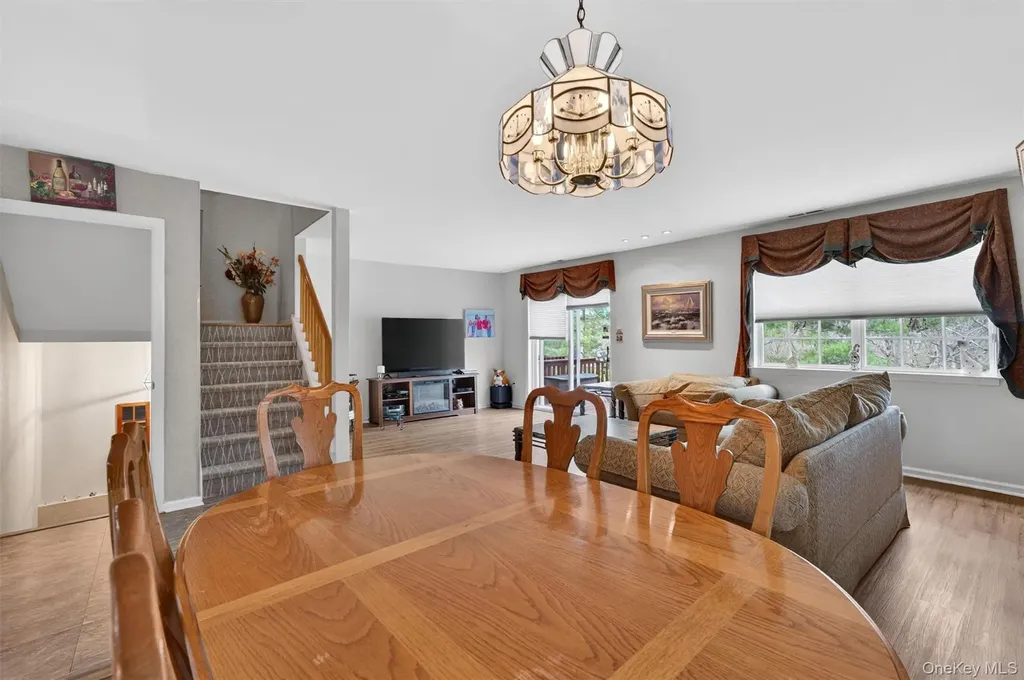 28 Lois Lane Monroe NY 10950