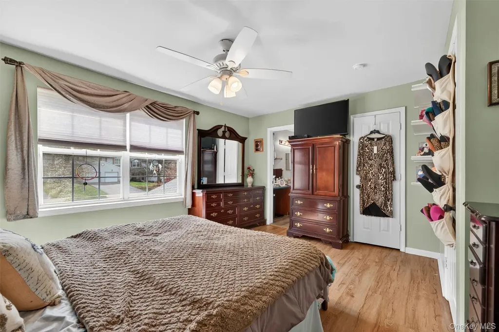28 Lois Lane Monroe NY 10950