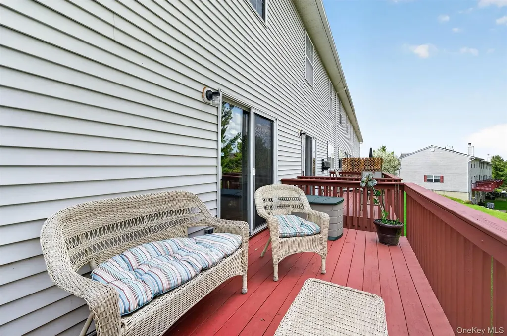 28 Lois Lane Monroe NY 10950