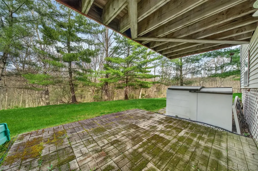 28 Lois Lane Monroe NY 10950