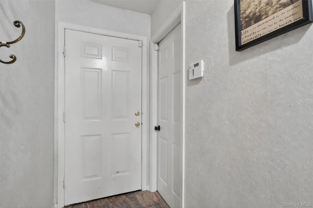 28 Lois Lane Monroe NY 10950
