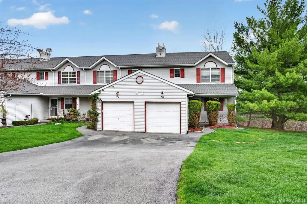 28 Lois Lane Monroe NY 10950