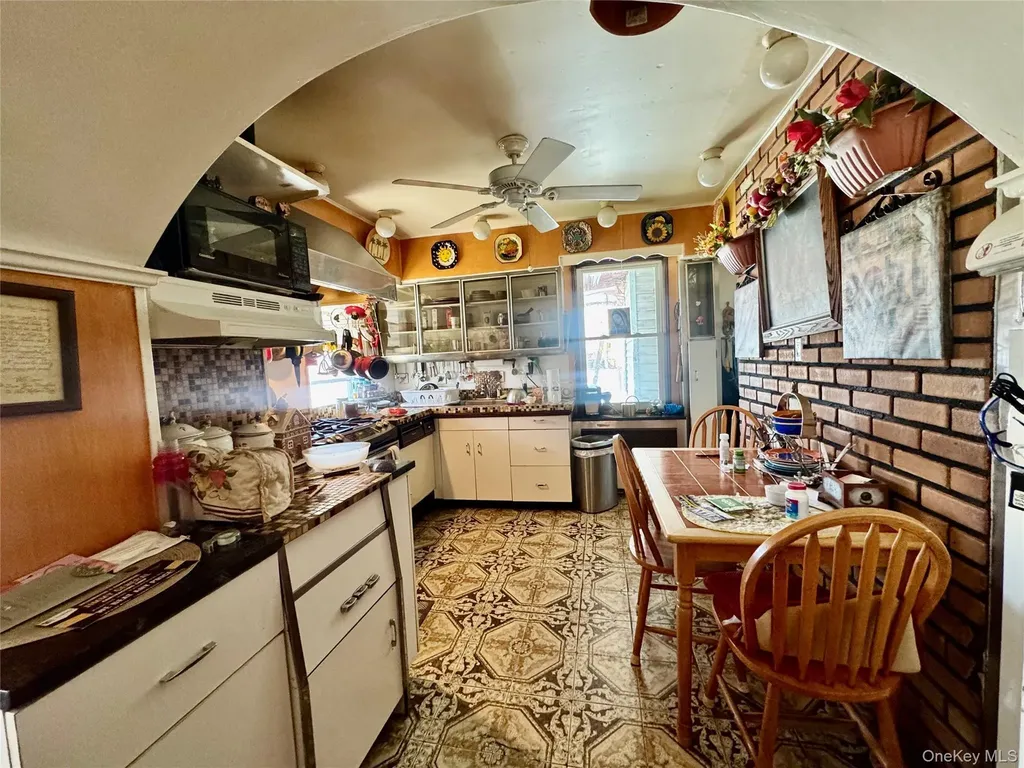4055 -4059 Murdock Avenue Bronx NY 10466