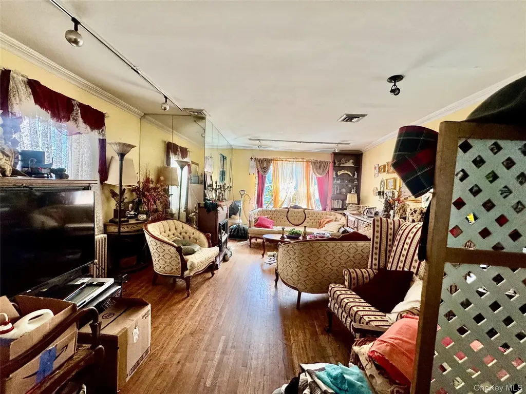 4055 -4059 Murdock Avenue Bronx NY 10466