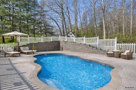 4 Stuart Lane Katonah NY 10536