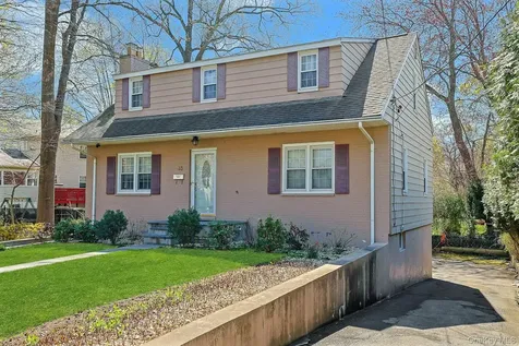 43 John Alden Road New Rochelle NY 10801