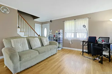 43 John Alden Road New Rochelle NY 10801