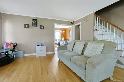 43 John Alden Road New Rochelle NY 10801