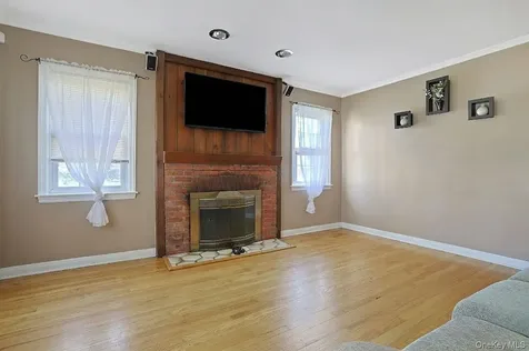 43 John Alden Road New Rochelle NY 10801