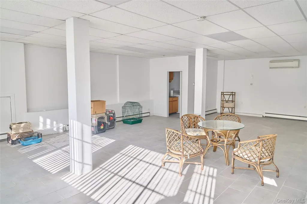 20 Bryant Avenue Roslyn NY 11576