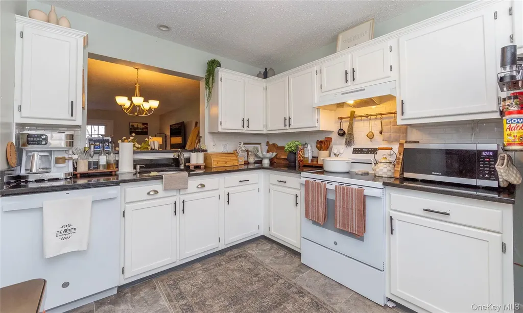 3 Evergreen Way Pawling NY 12564