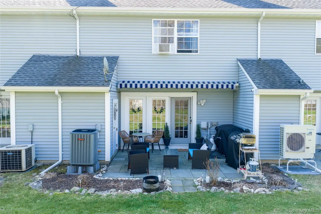 3 Evergreen Way Pawling NY 12564