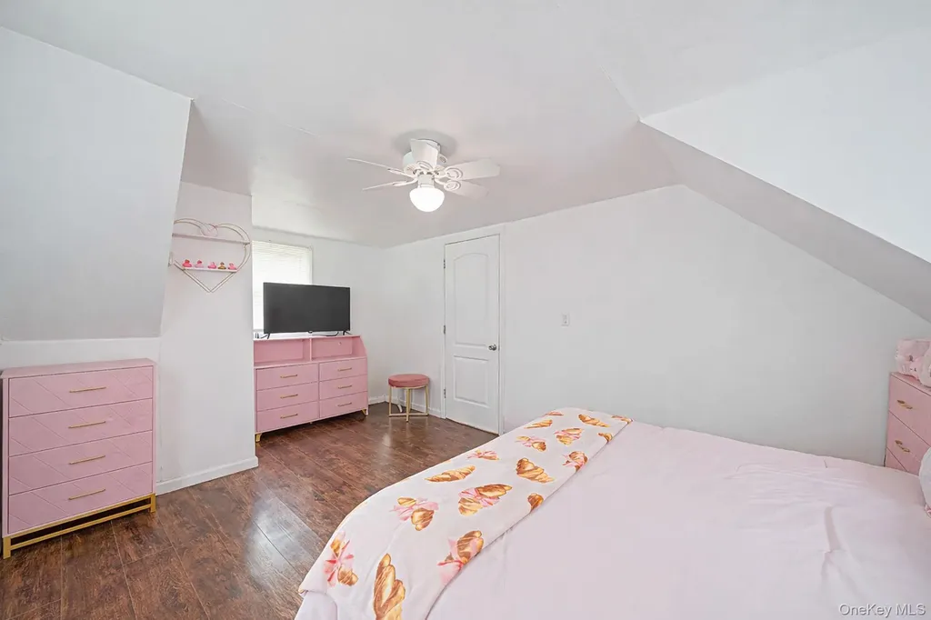 72 Crown Street Deer Park NY 11729