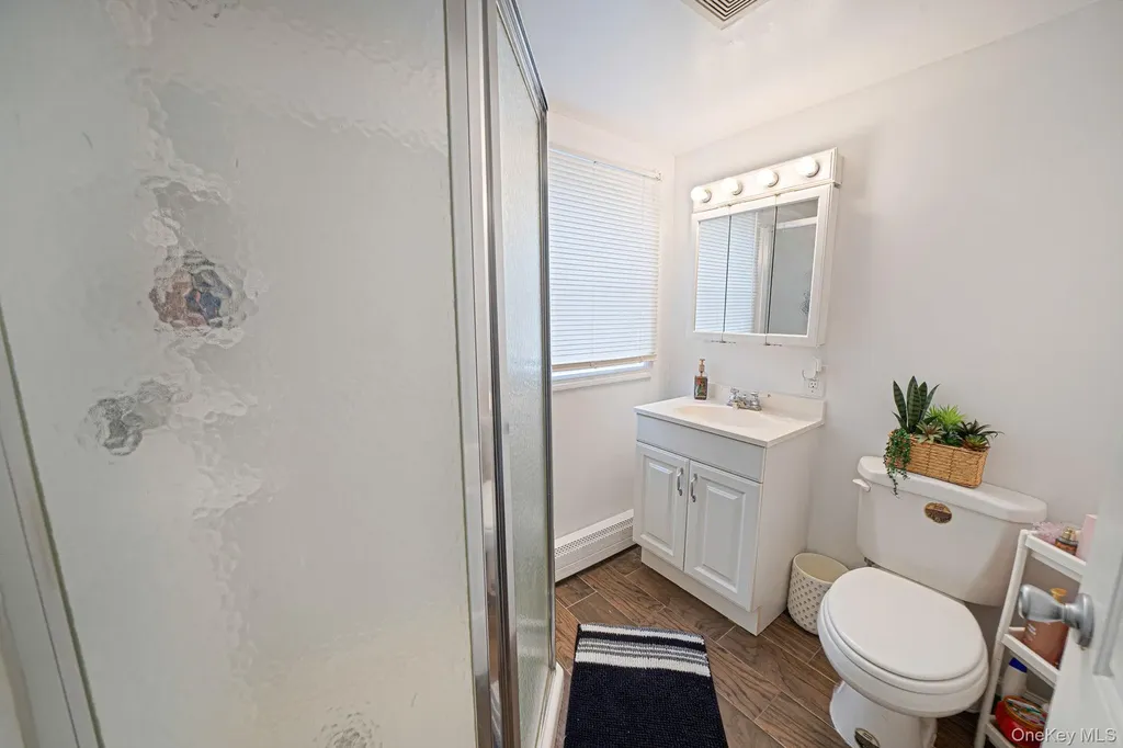 72 Crown Street Deer Park NY 11729