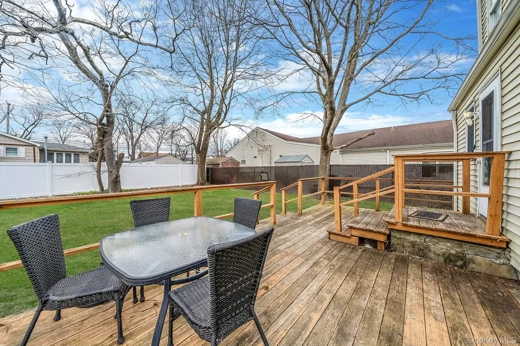 72 Crown Street Deer Park NY 11729