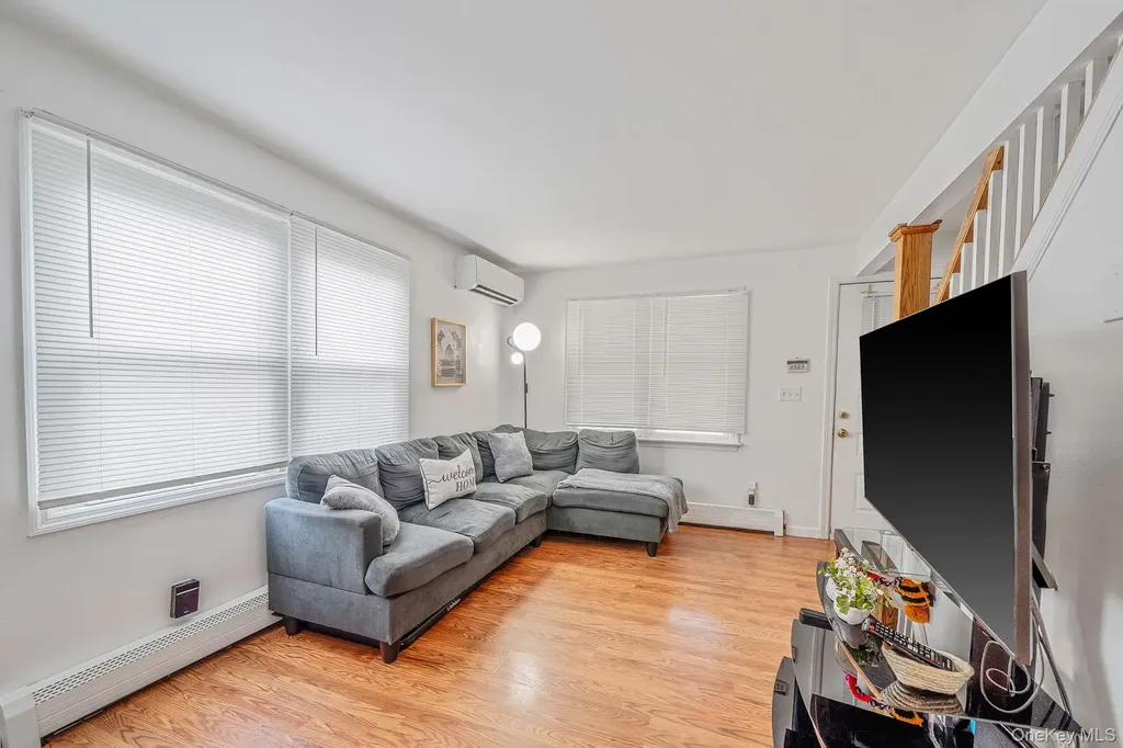 72 Crown Street Deer Park NY 11729