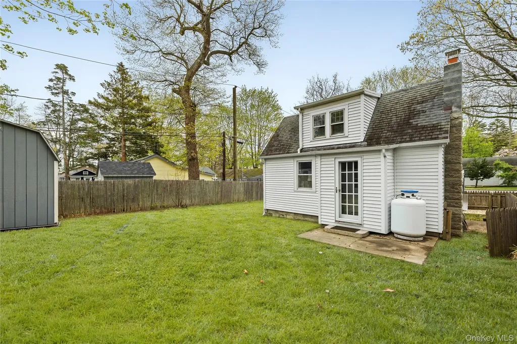 14 7th Street Wading River NY 11792