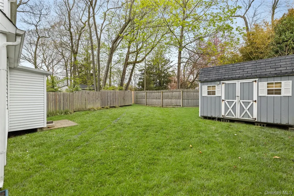 14 7th Street Wading River NY 11792